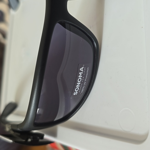 SONOMA BRAND MEN'S 100% UV PROTECTION BLACK SUNGLASSES - Picture 2 of 13